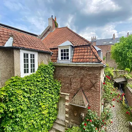 1 Chbre, Terrasse, Grands Espaces, Calme, Centre, Wifi Villa *