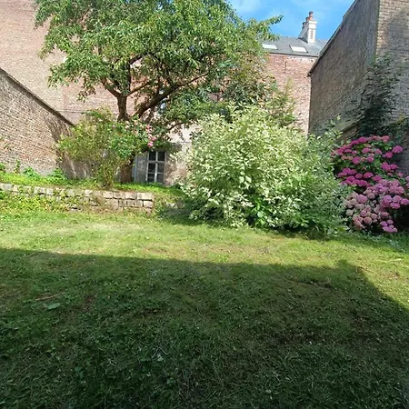 1 Chbre, Terrasse, Grands Espaces, Calme, Centre, Wifi Douai