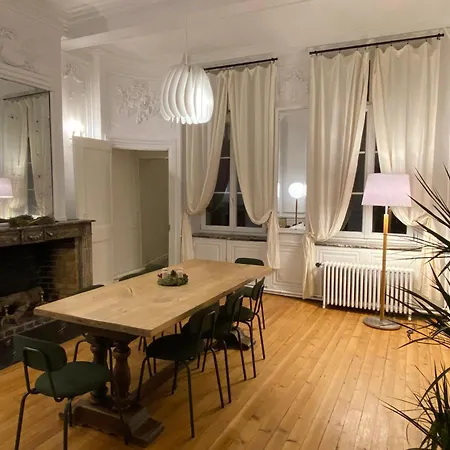 Villa 1 Chbre, Terrasse, Grands Espaces, Calme, Centre, Wifi *
